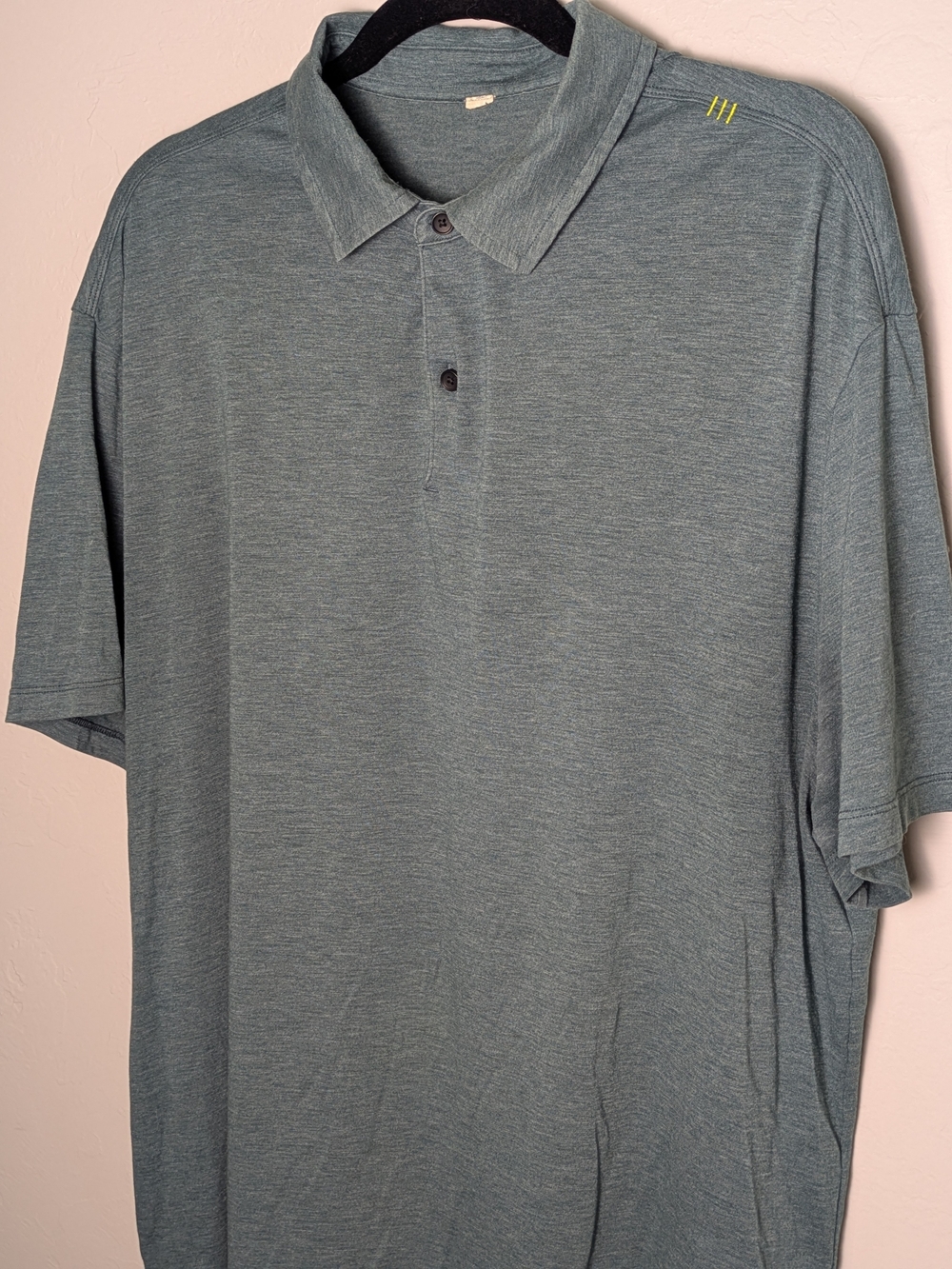 lululemon athletica Green S-Sleeve Polo Country Club Resort Travel Essential